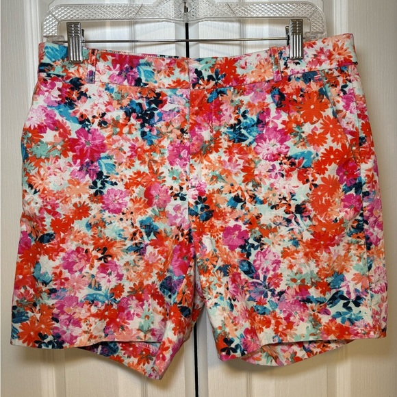 J. Crew - Breathable Tropical Soft Casual Textured Twill Floral Shorts in Size 4 - Picture 1 of 10